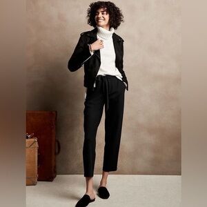 NWT! Banana Republic Soft Double Knit Tie Waist Tapered Pant- Size Medium🎲